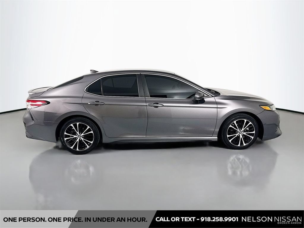 Used 2019  Toyota LE image 4
