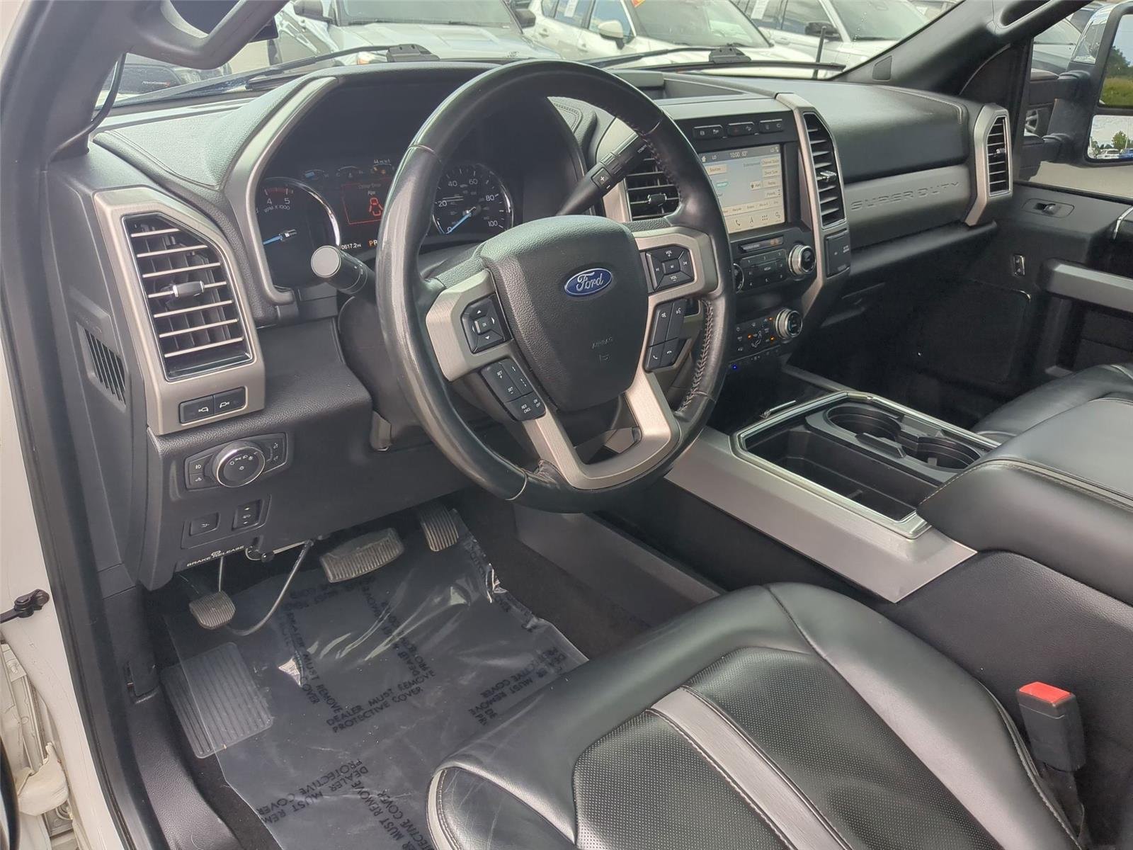 Used 2019 White Platinum Metallic Tri-Coat Ford Platinum image 15