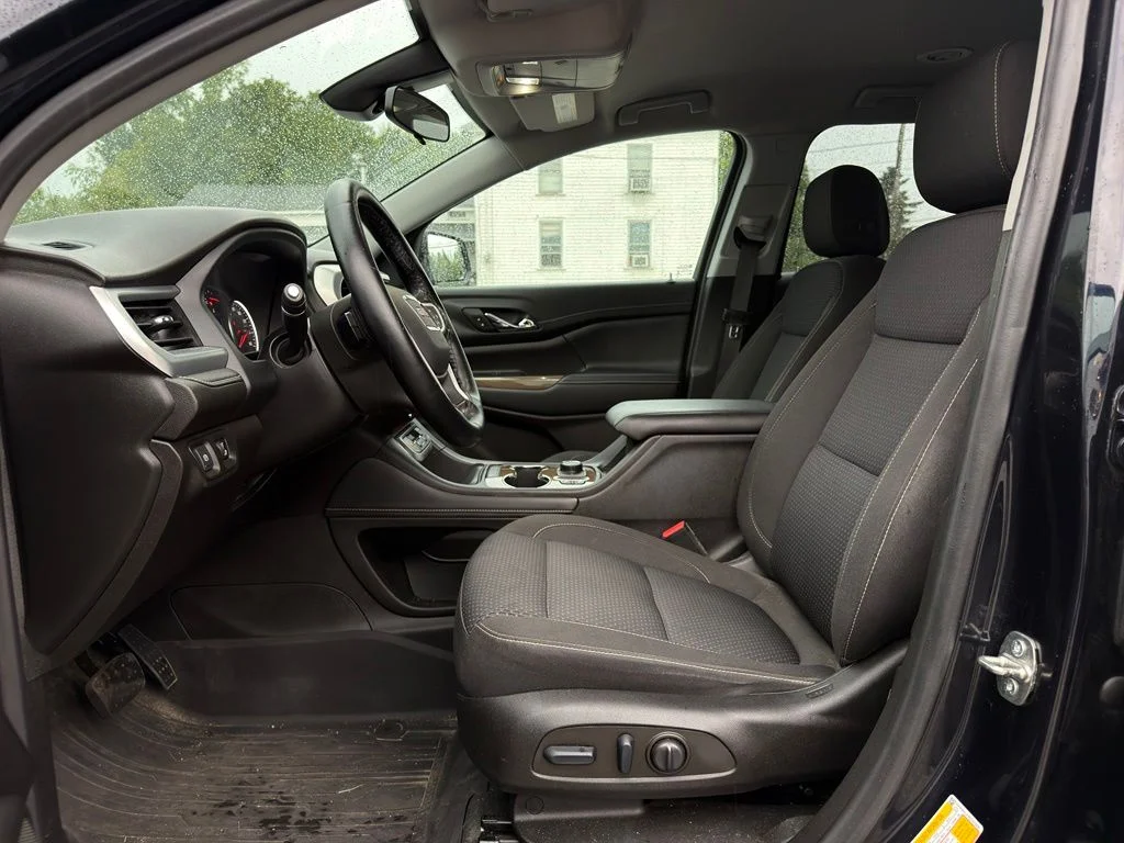 Used 2022 Blue GMC SLE image 2
