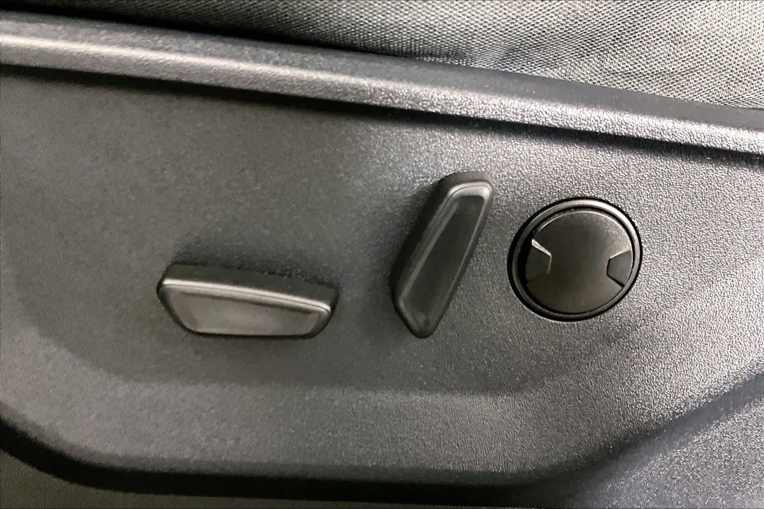 Used 2023 Area 51/Agate Black Ford XLT image 31