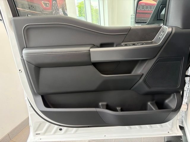 New 2026 Oxford White Ford XLT image 19