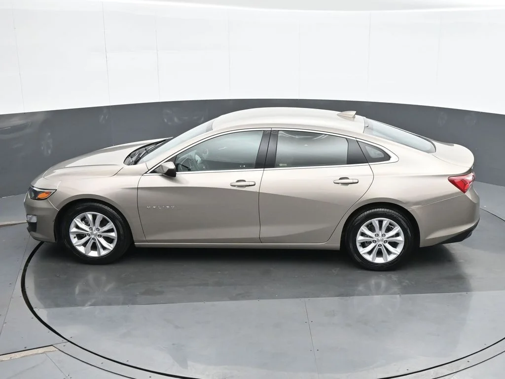 Used 2022 Gray Chevrolet LT image 18