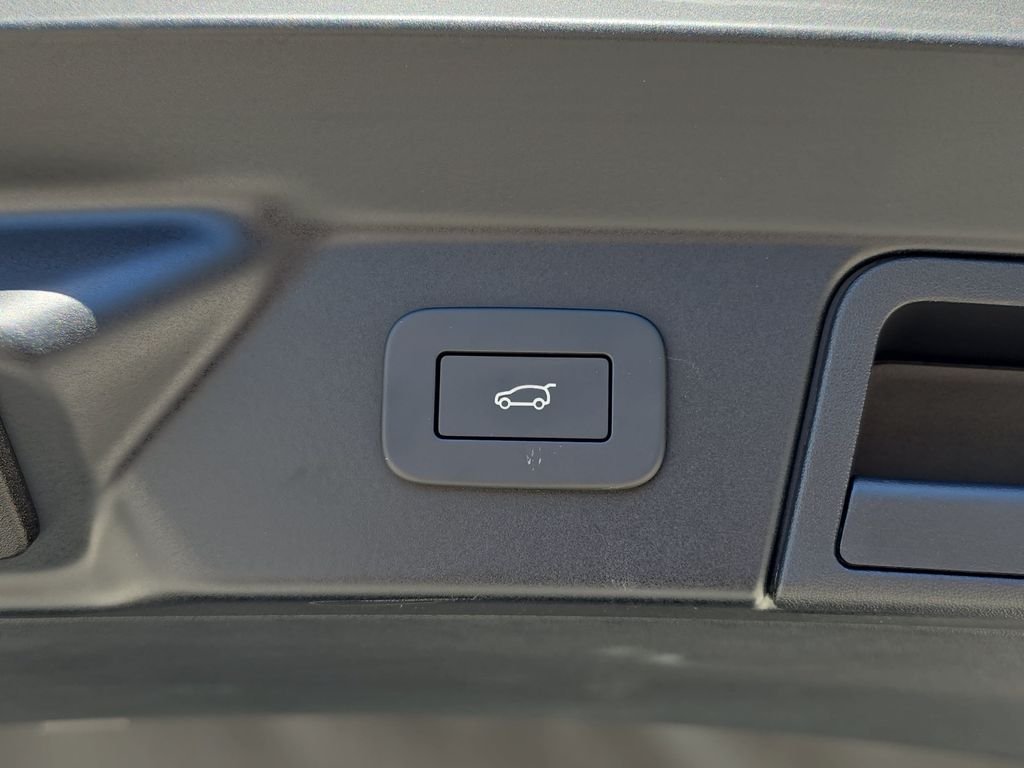 New 2026 Santorini Black Land Rover S image 13