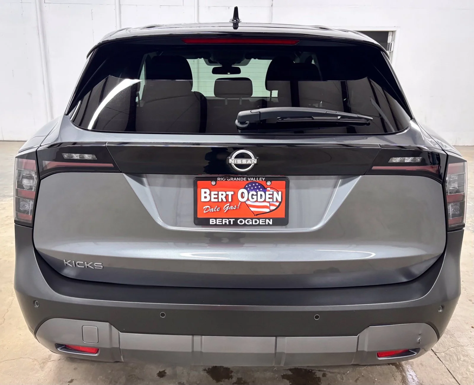 Used 2025 Gray Nissan SV image 5