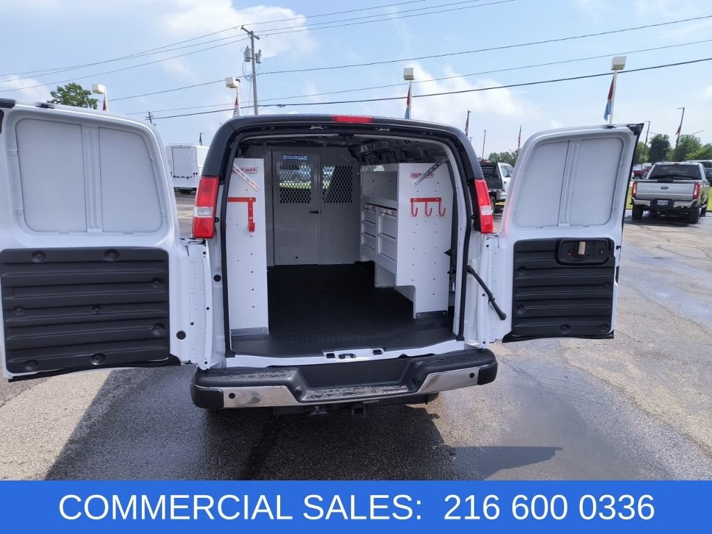 2025 Chevrolet Express Cargo Work Van - Photo 10
