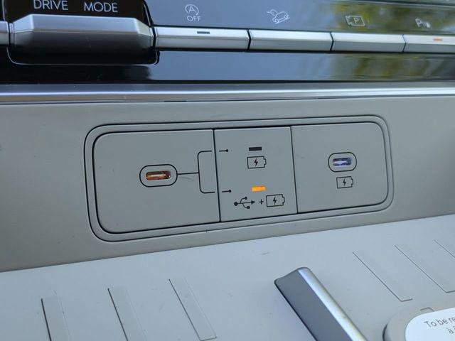 New 2026 White Hyundai SE FWD image 19