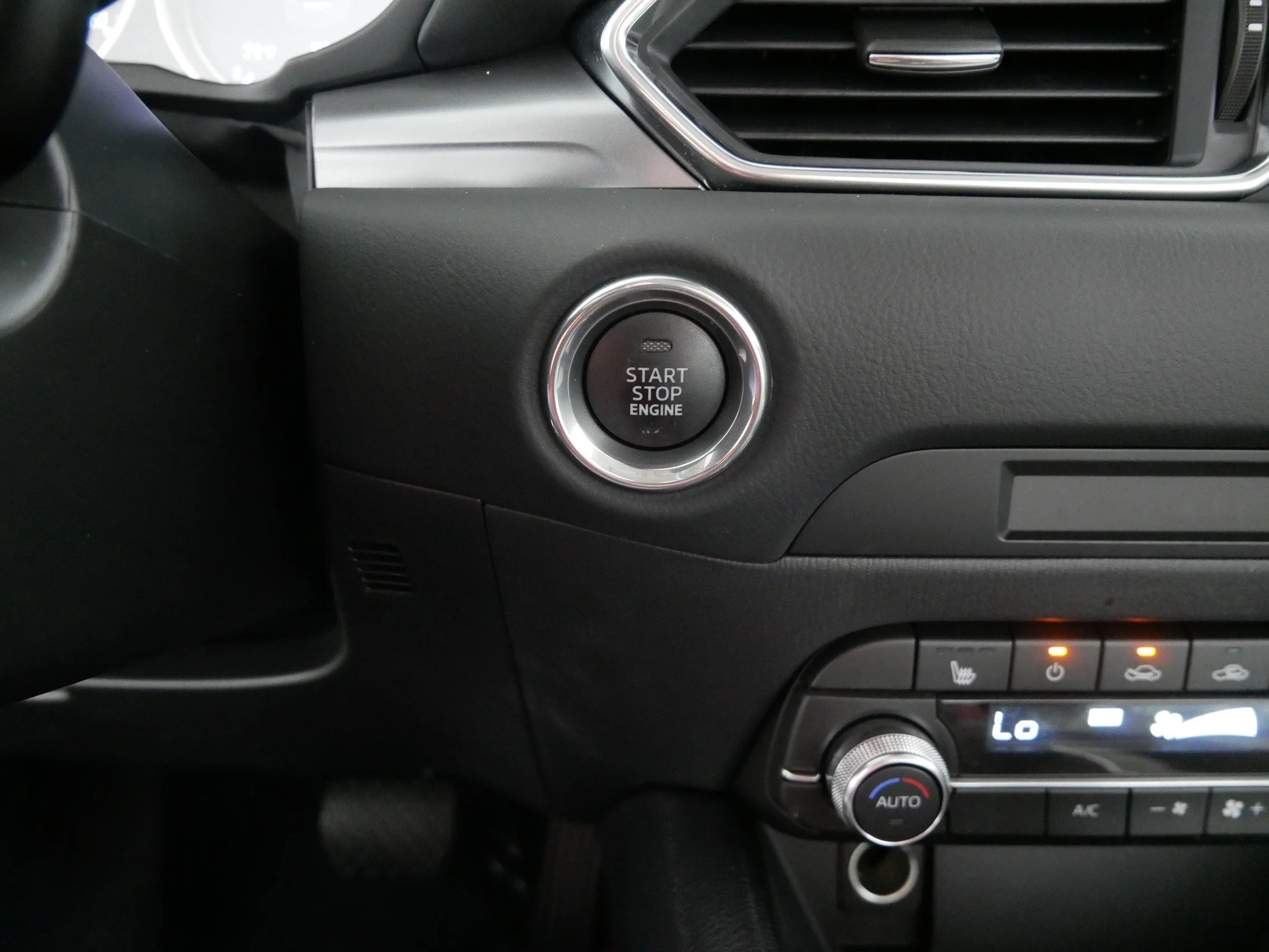 Used 2025 Jet Black Mica Mazda 2.5 S Preferred Package image 29