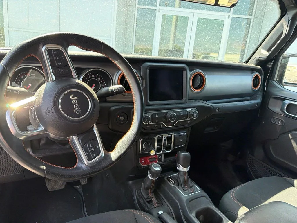 Used 2022 Black Clearcoat Jeep Mojave image 7