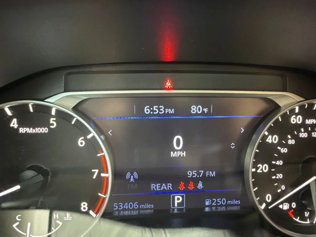 Used 2025 White Nissan 2.5 SV image 19