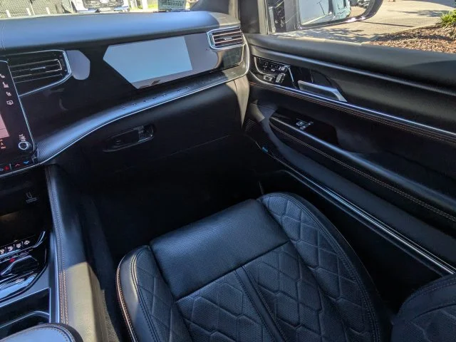 Certified Used 2025 Diamond Black Jeep Series III image 18