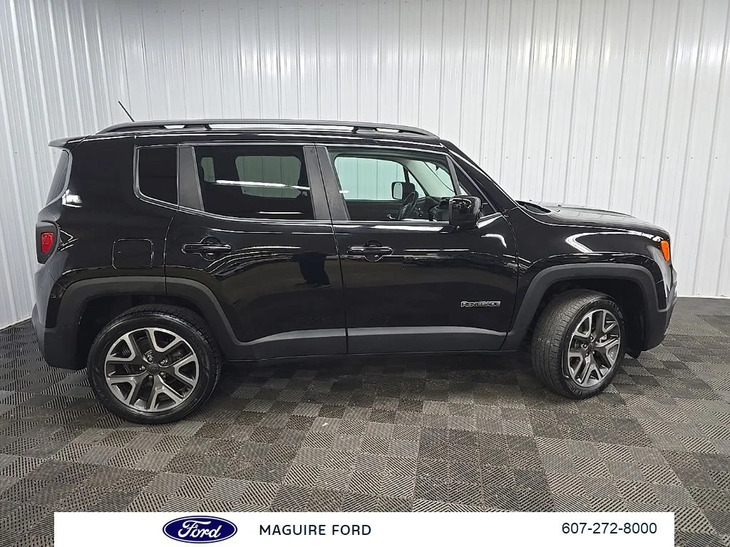 Used 2016 Black Jeep Latitude image 2