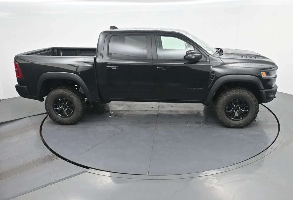 New 2026 Diamond Black Crystal Pearl-Coat Exterior Paint RAM RHO image 25