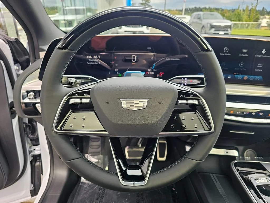 New 2027 Vibrant White Tricoat Cadillac Sport image 24