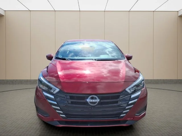 Used 2025 Red Nissan 1.6 SV image 4