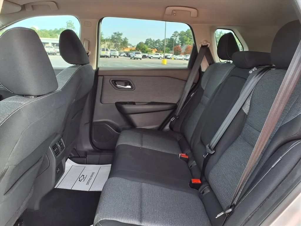 Used 2022 Silver Nissan SV Intelligent AWD image 22