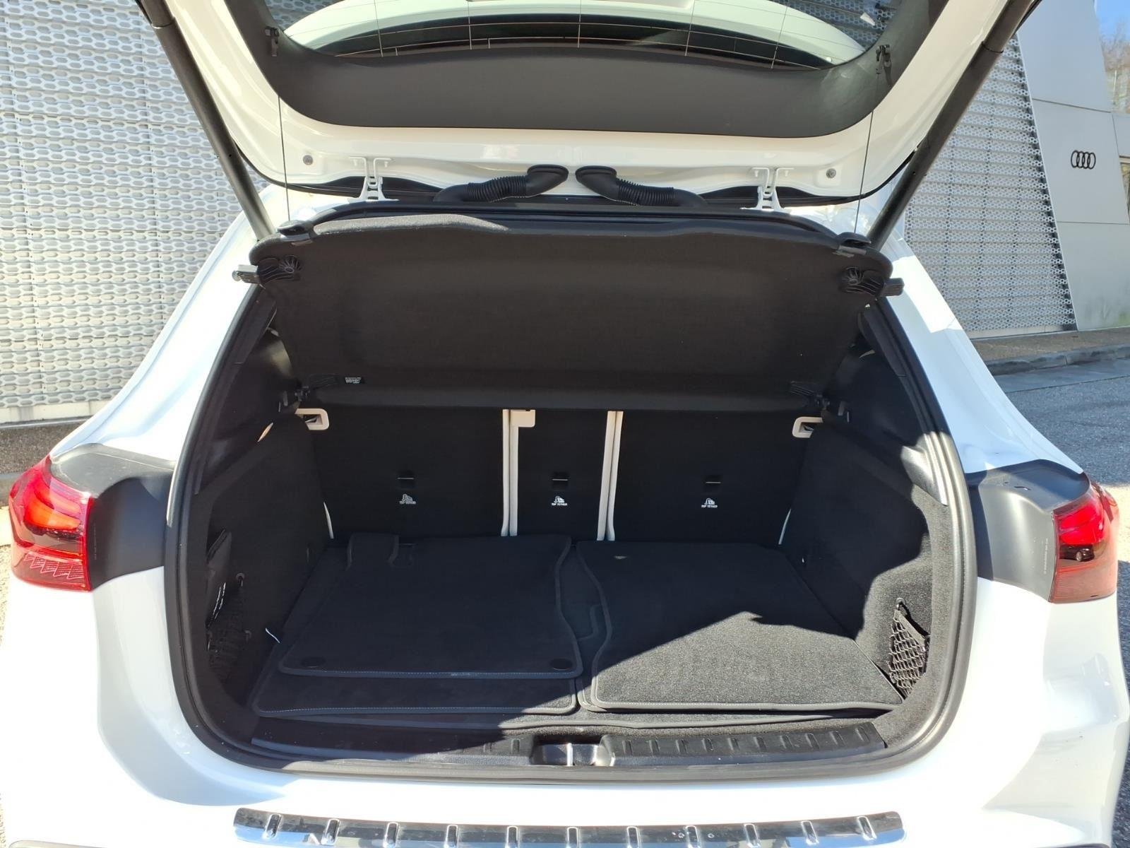 Used 2025 Polar White Mercedes-Benz GLA 250 image 33