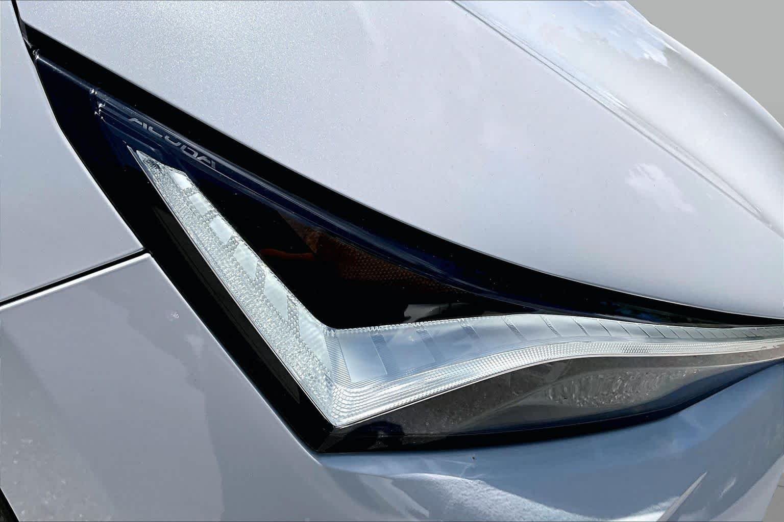 Used 2025 Platinum White Pearl Acura w/A-Spec Package image 27