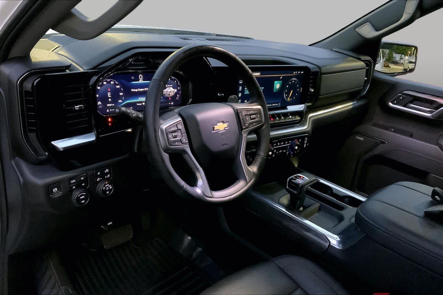 Used 2025 Summit White Chevrolet LTZ image 17