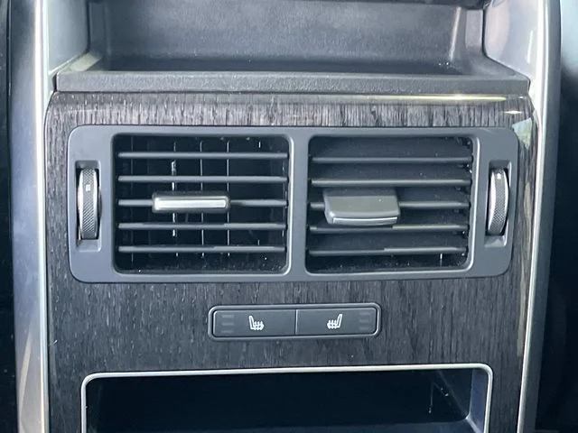 Used 2019 Black Land Rover HSE image 18
