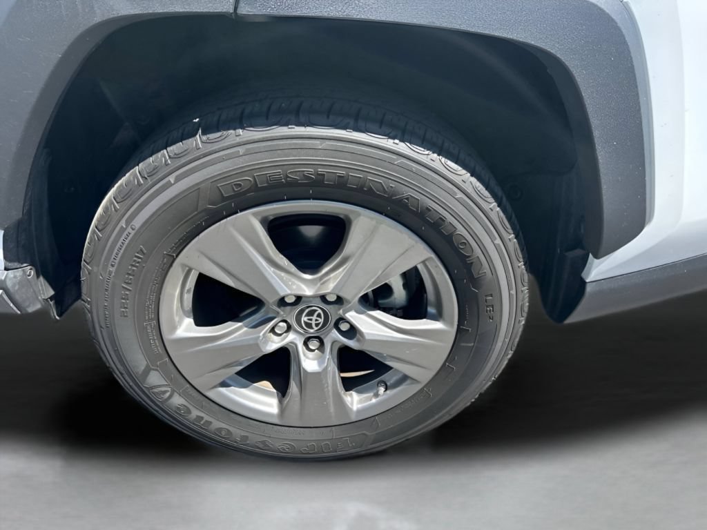 Used 2024 Ice Toyota LE image 16