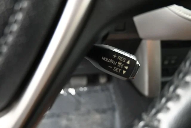 Used 2018 Gray Toyota XLE image 28