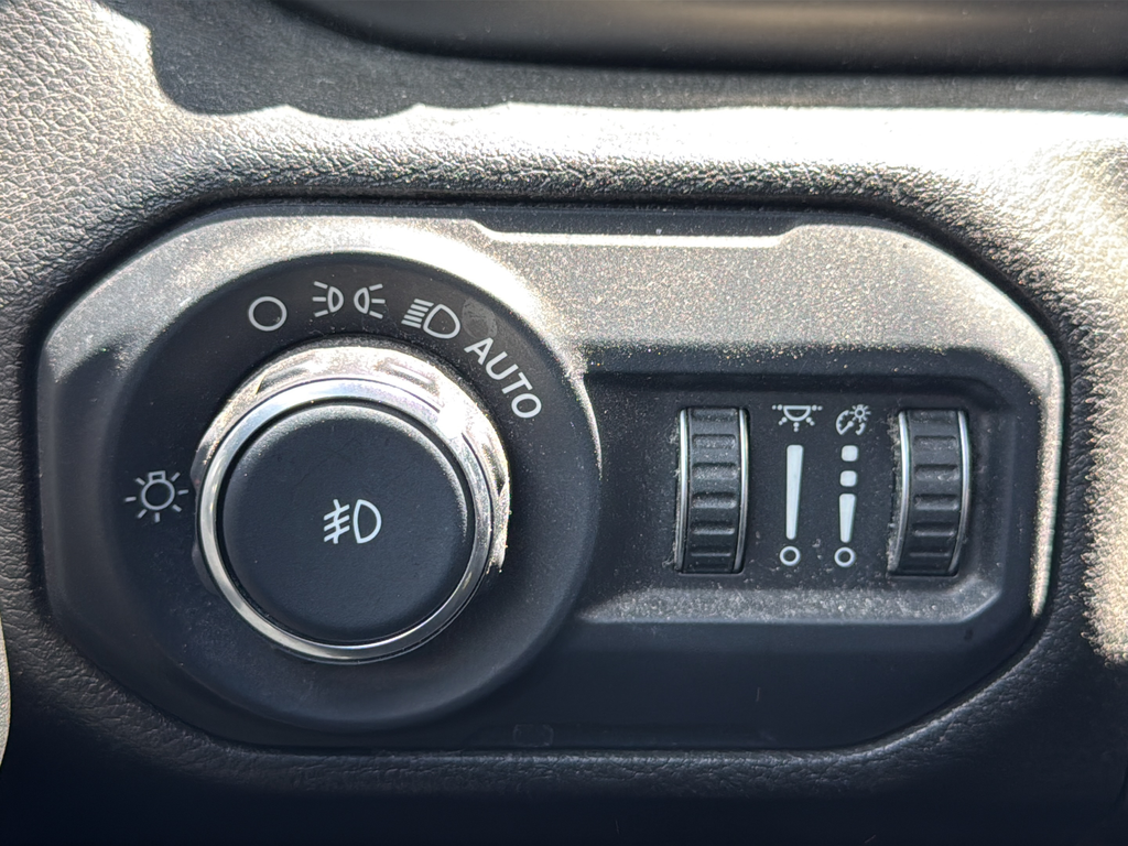 Used 2019 Blue Jeep Unlimited Sport S image 15