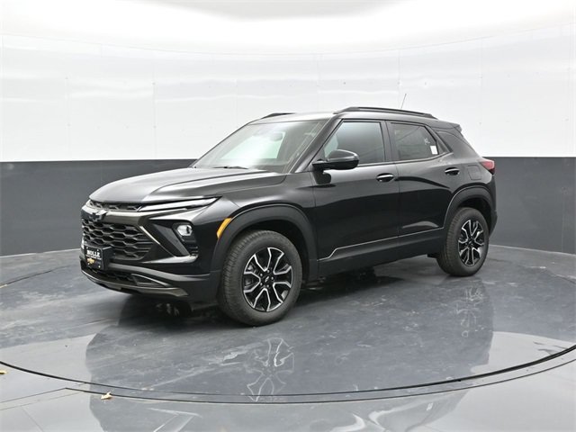 New 2026 Mosaic Black Metallic Chevrolet ACTIV image 3