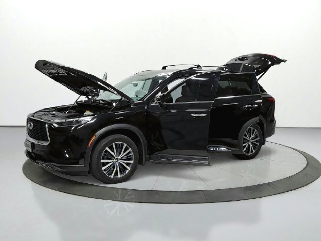 Used 2023 Black INFINITI Autograph image 12