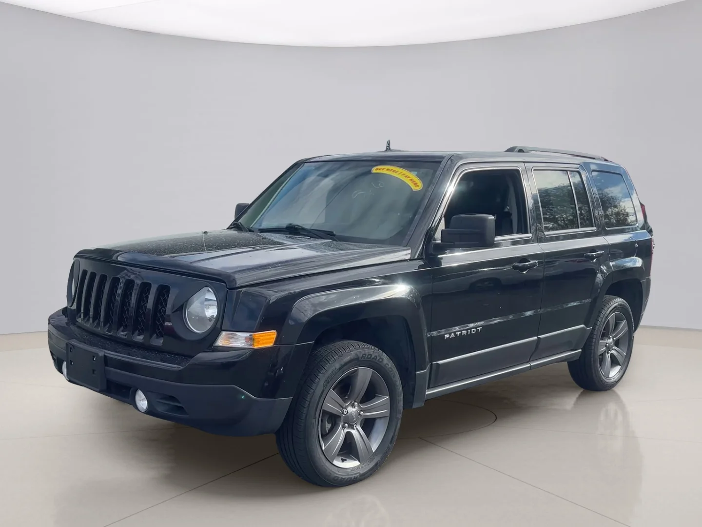Used 2015 Black Jeep LATITUDE image 1