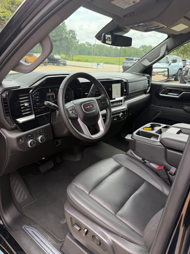 Used 2025 Onyx Black GMC SLT image 15