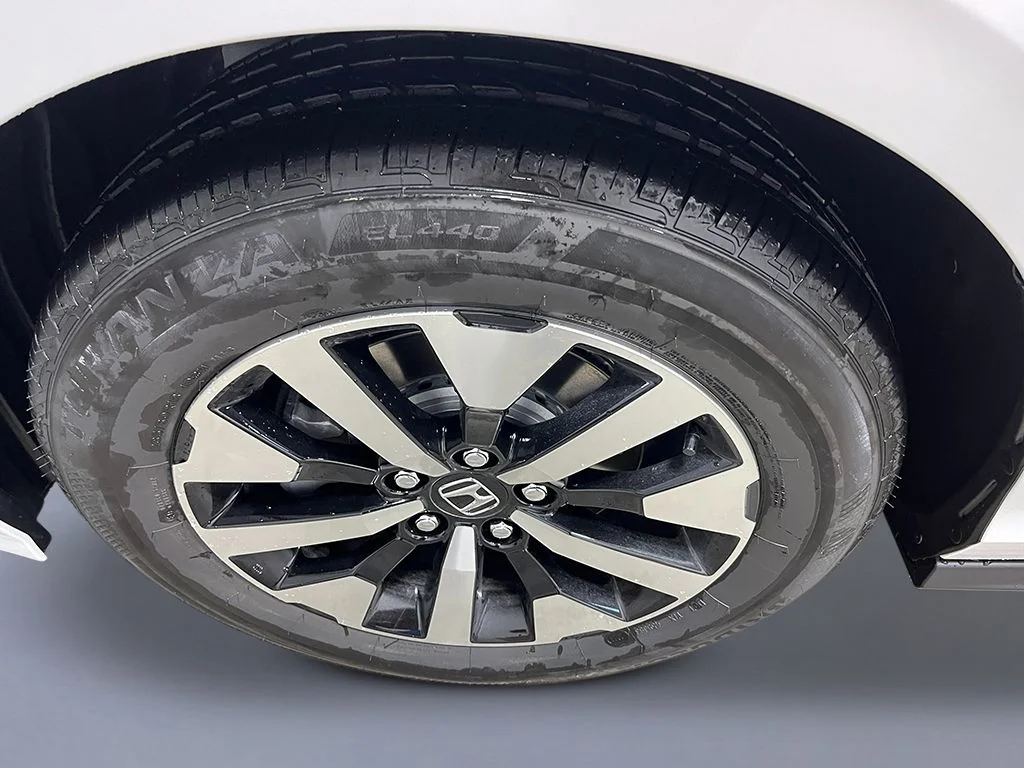 New 2026 Platinum White Pearl Honda EX-L image 10