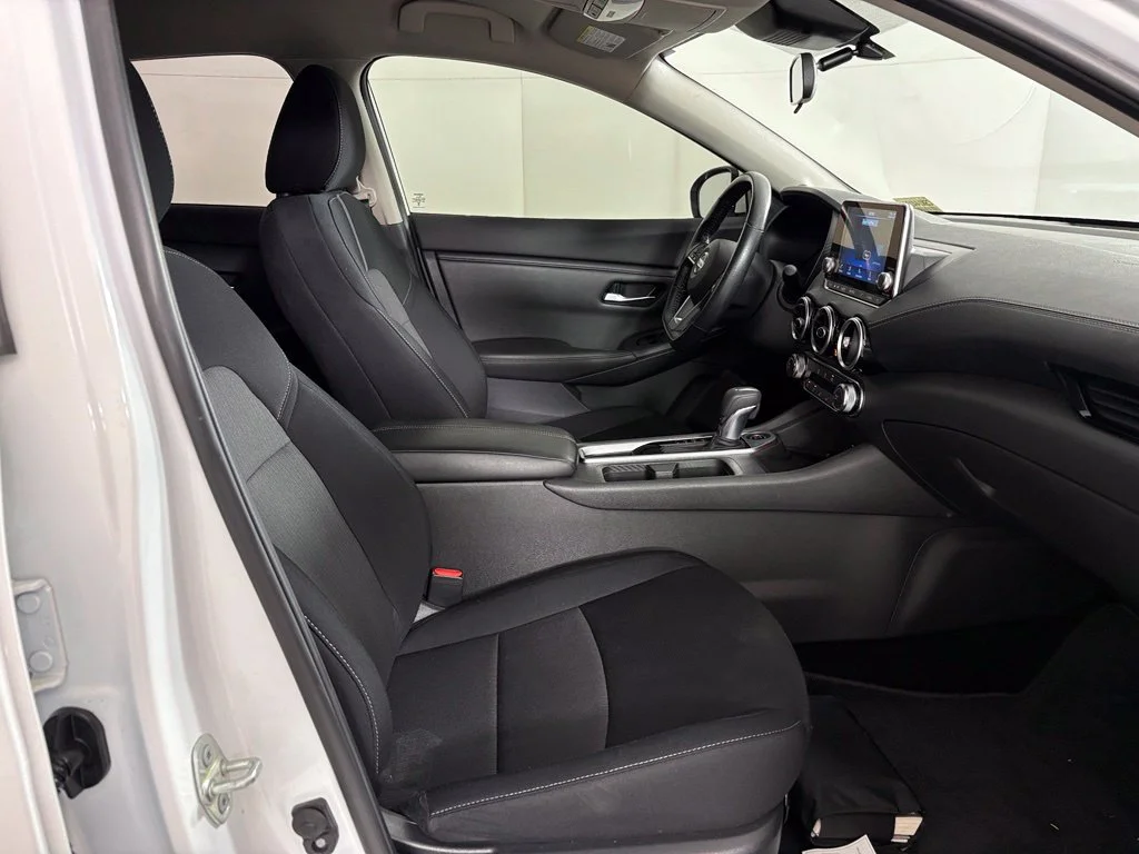 Used 2022 White Nissan SV image 36