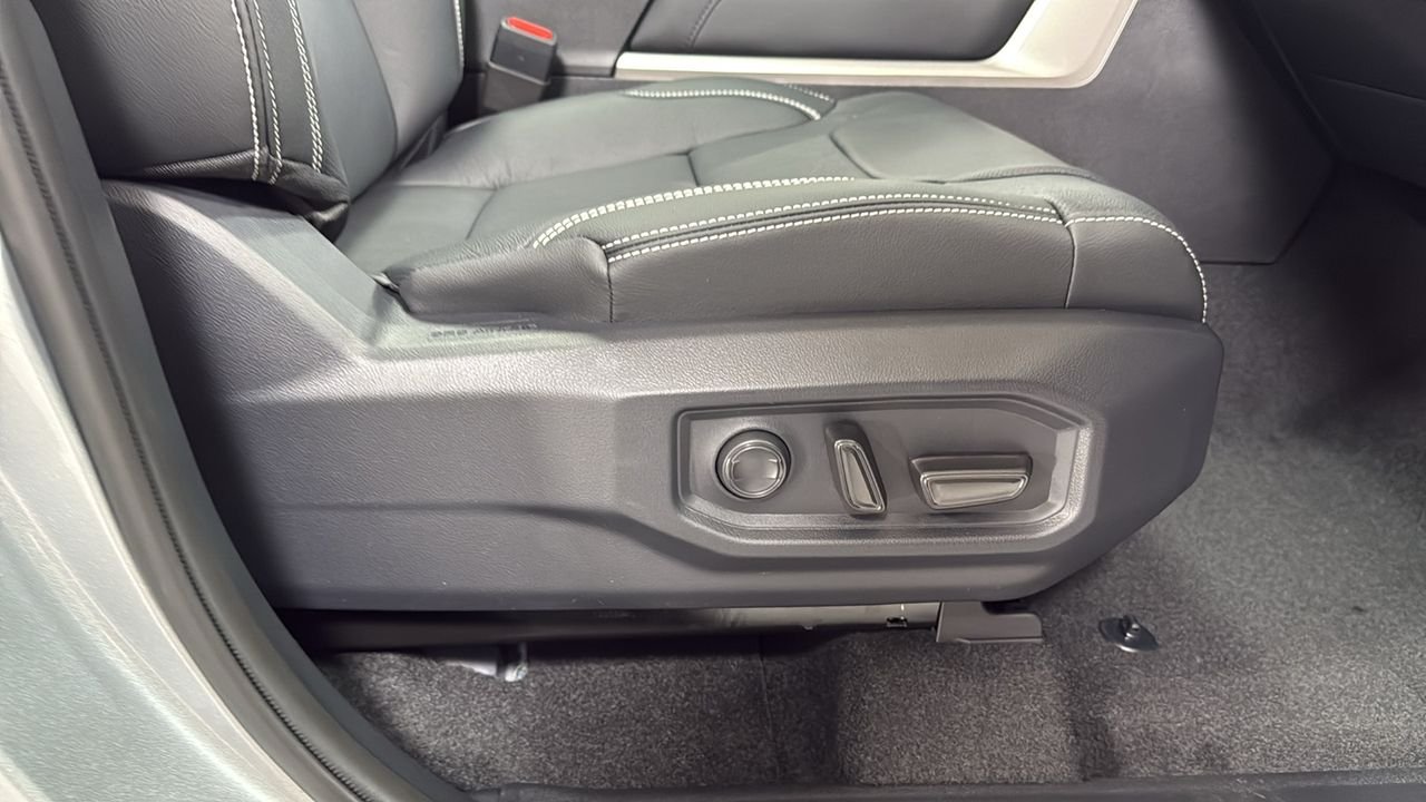 2026 Toyota Tundra Limited - Photo 20