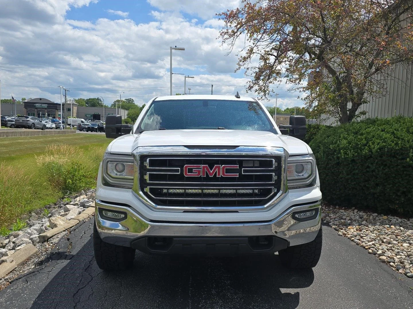 Used 2019 Summit White GMC SLE image 2