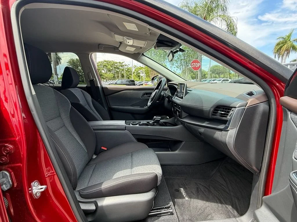 Used 2021 Red Nissan S Intelligent AWD image 16