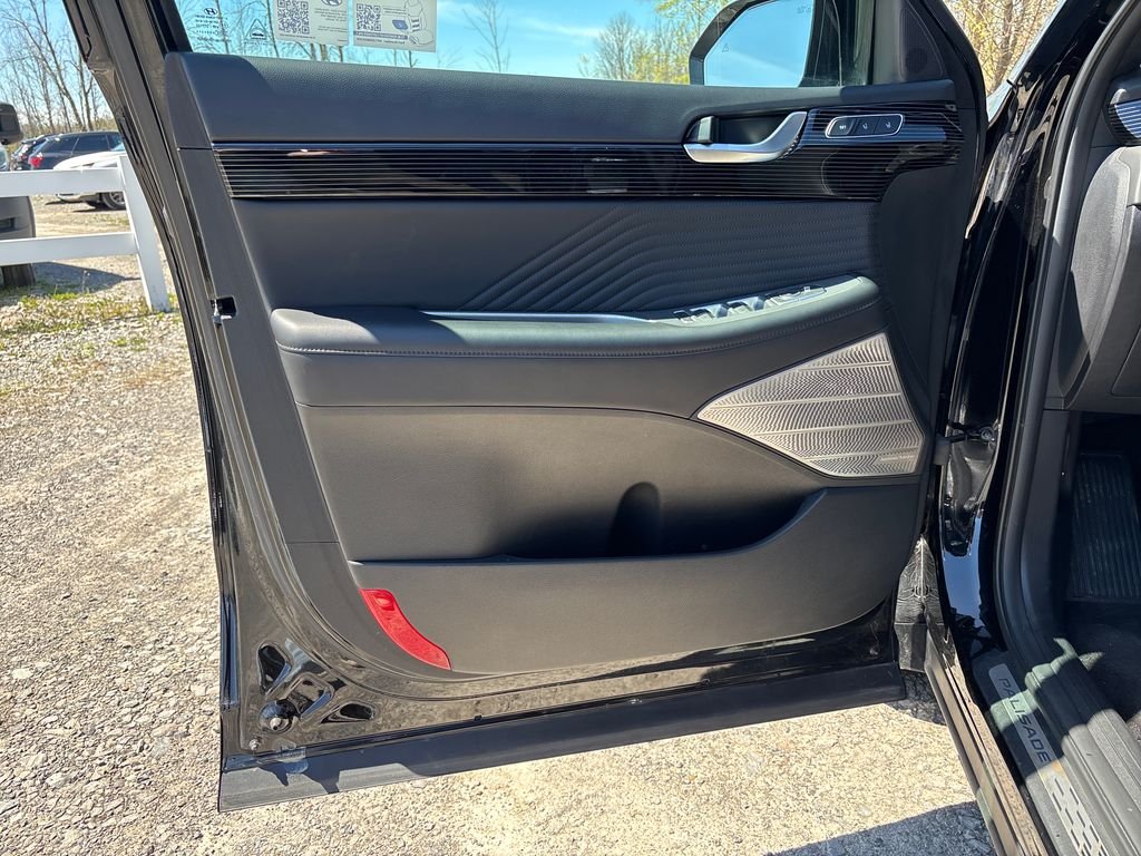 Used 2025 Black Hyundai Calligraphy image 25