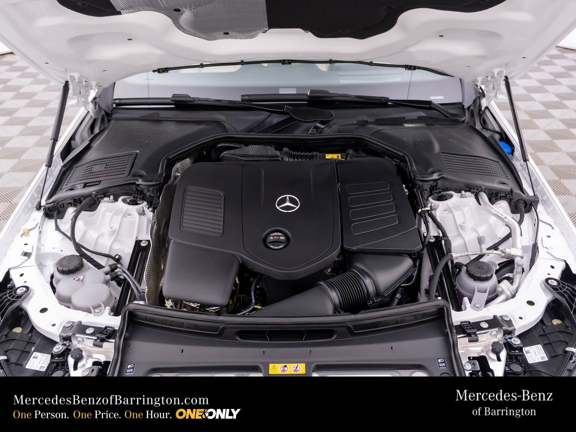New 2026 MANUFAKTUR Moonlight White Metallic Mercedes-Benz C 300 image 34