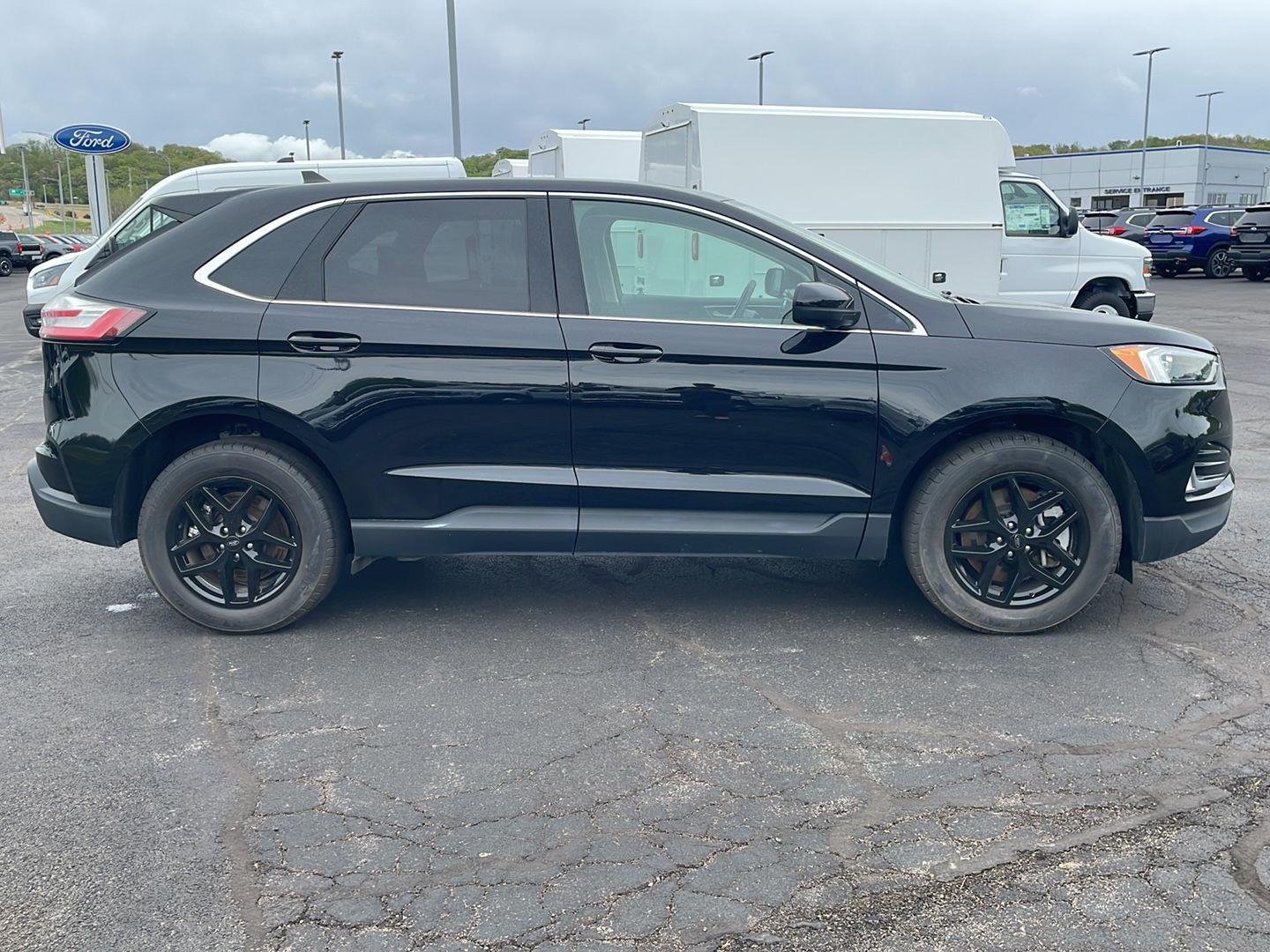 Used 2023 Agate Black Ford SEL image 6