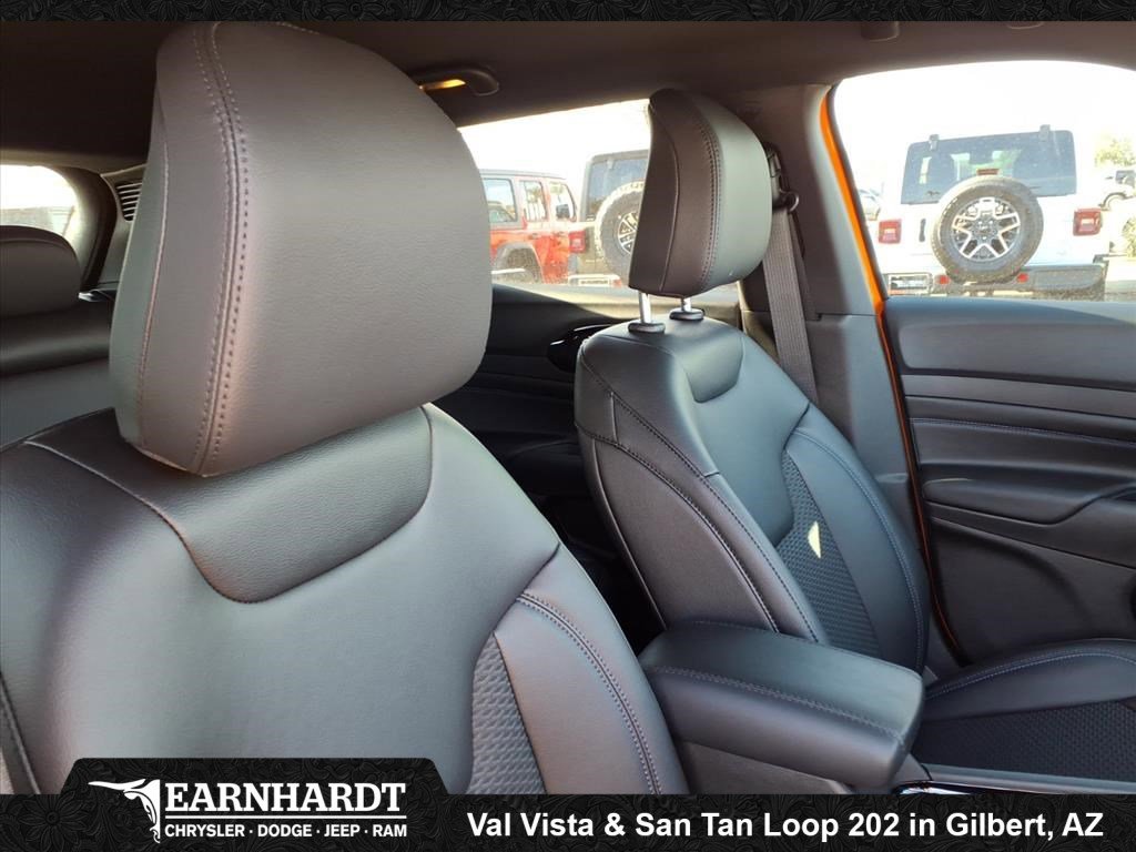 New 2026 Joose (DISC) Jeep Latitude Altitude image 7
