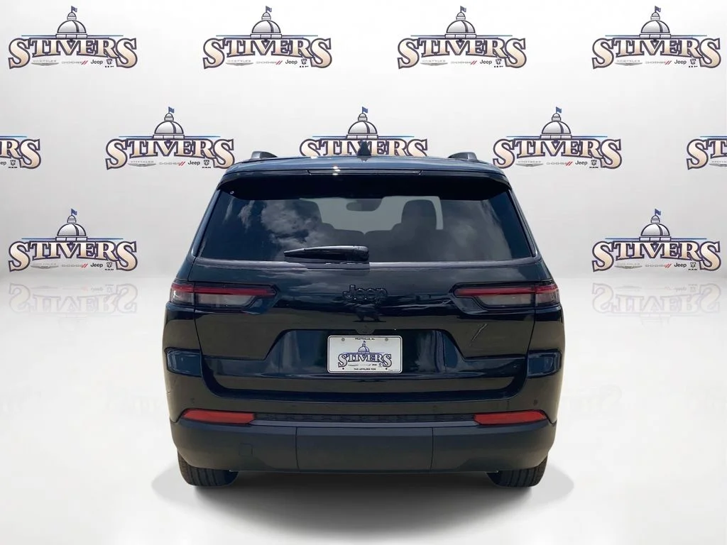 New 2026 Diamond Black Crystal Pearlcoat Jeep Laredo Altitude image 6