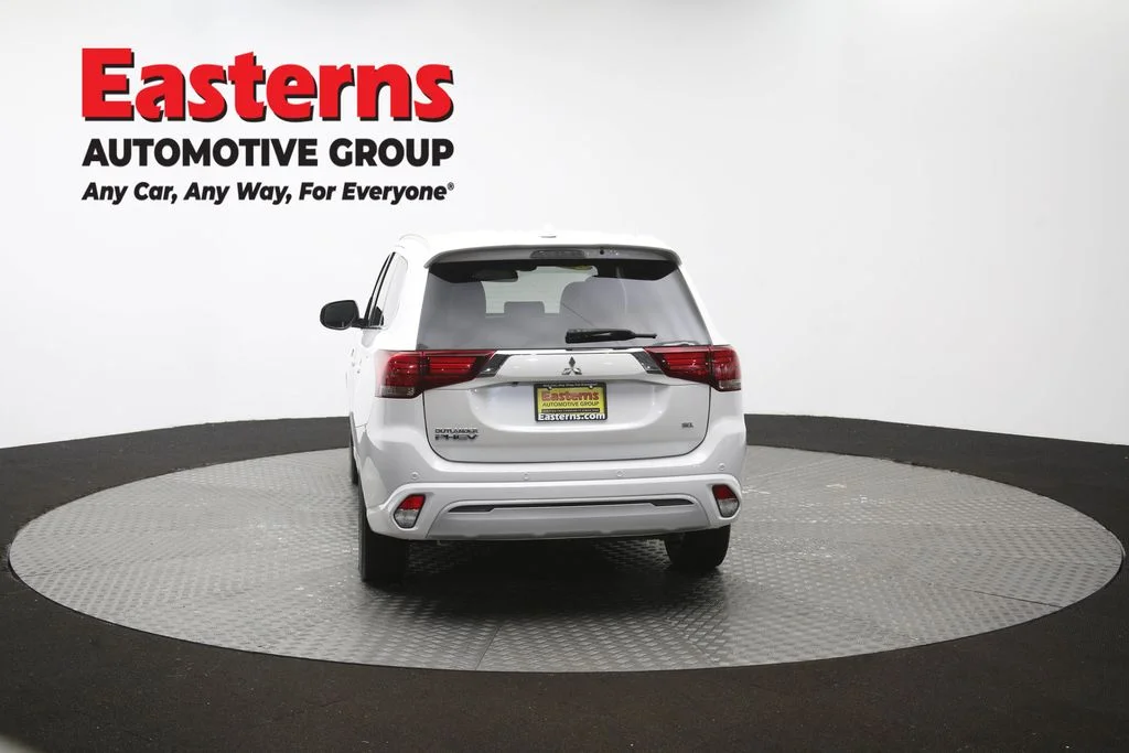 Used 2020 White Mitsubishi SEL image 35