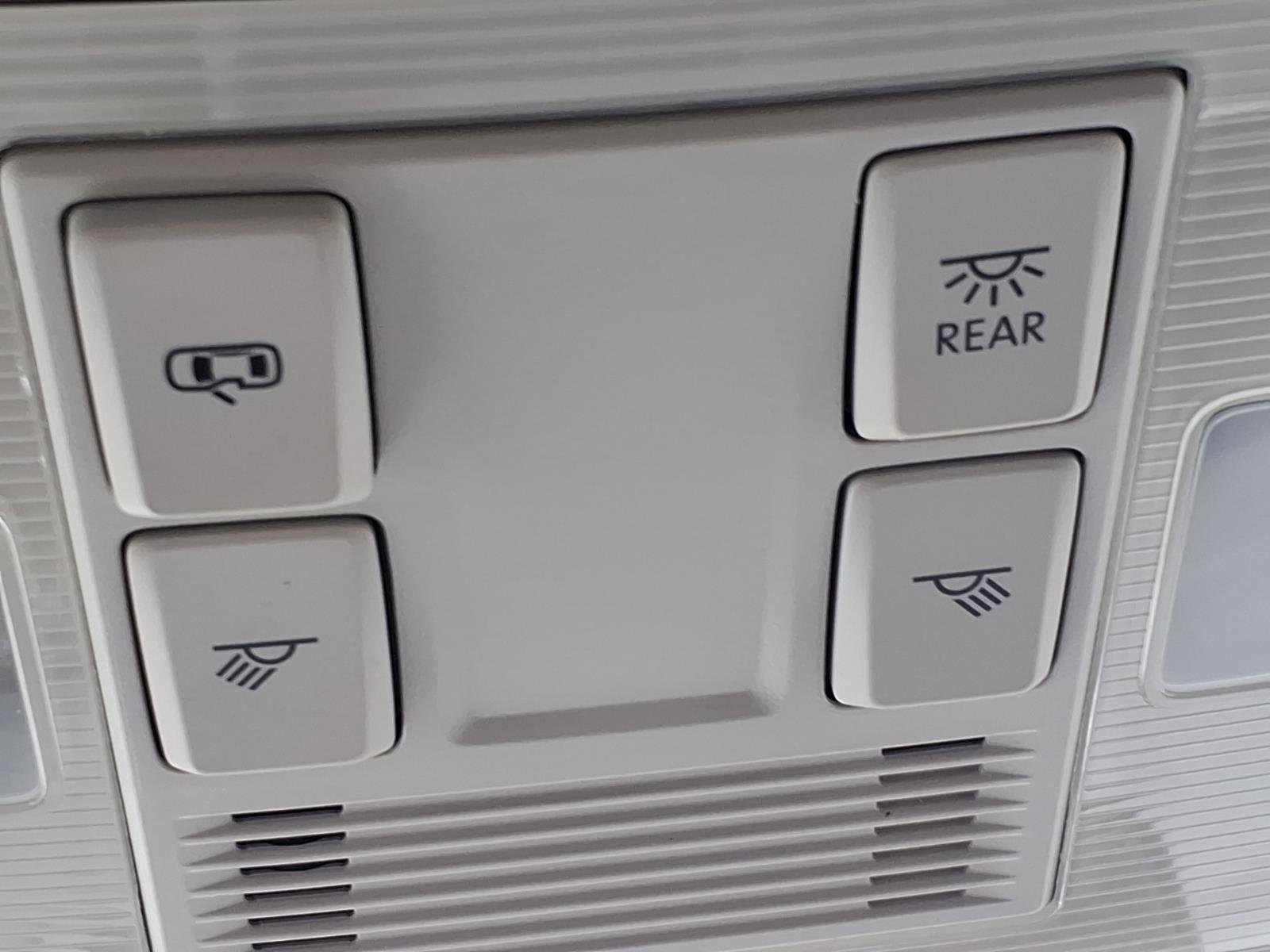 Used 2019 Pure White Volkswagen S image 21
