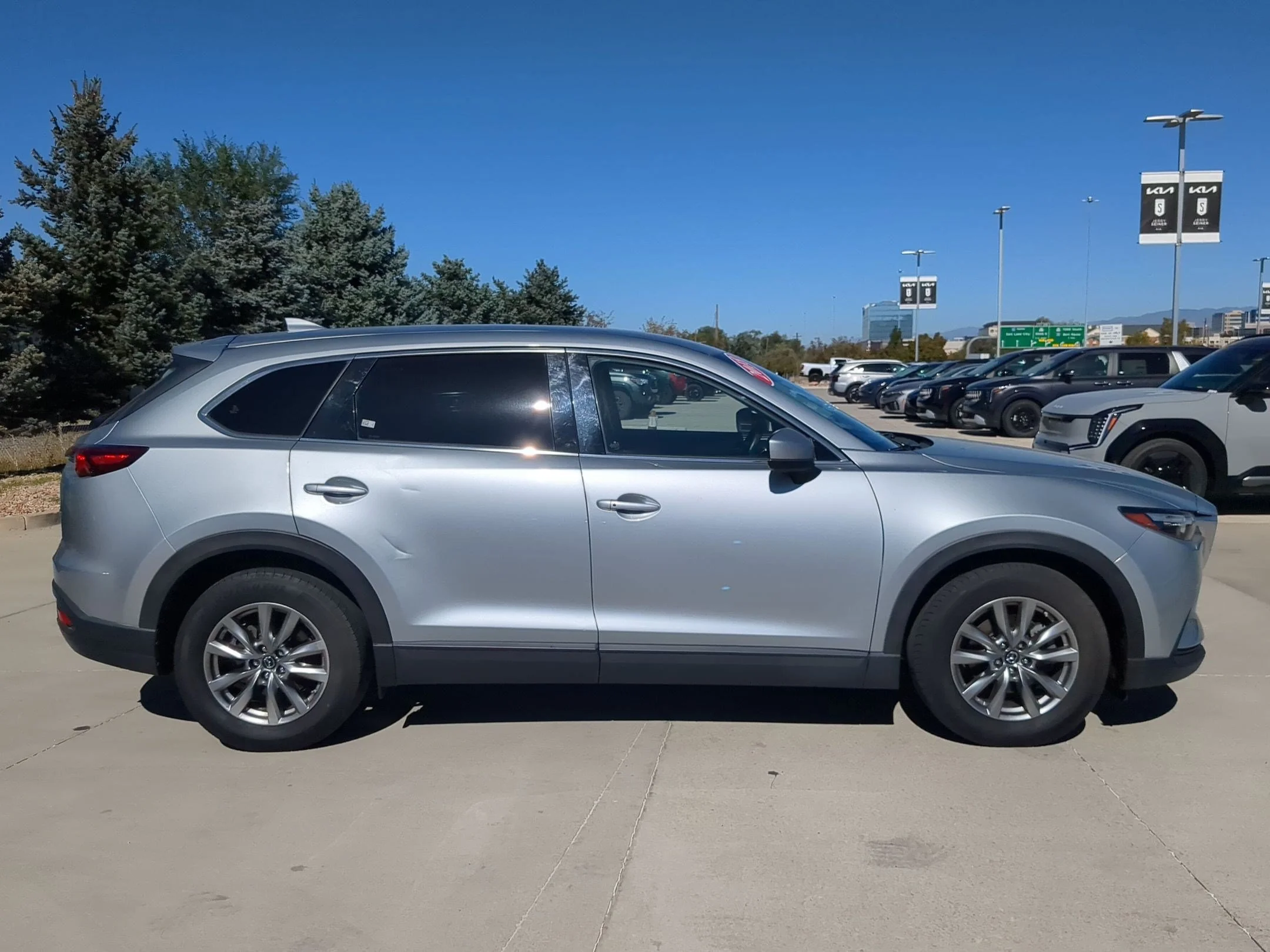 Used 2018 Sonic Silver Metallic Mazda Touring image 6