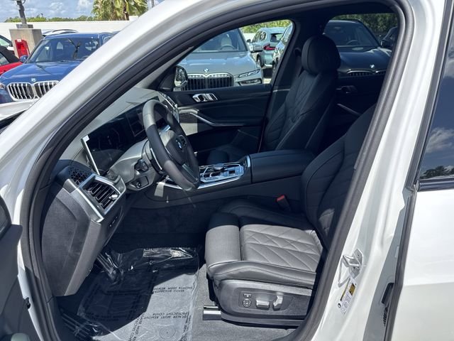 New 2026 Mineral White Metallic BMW sDrive40i image 14