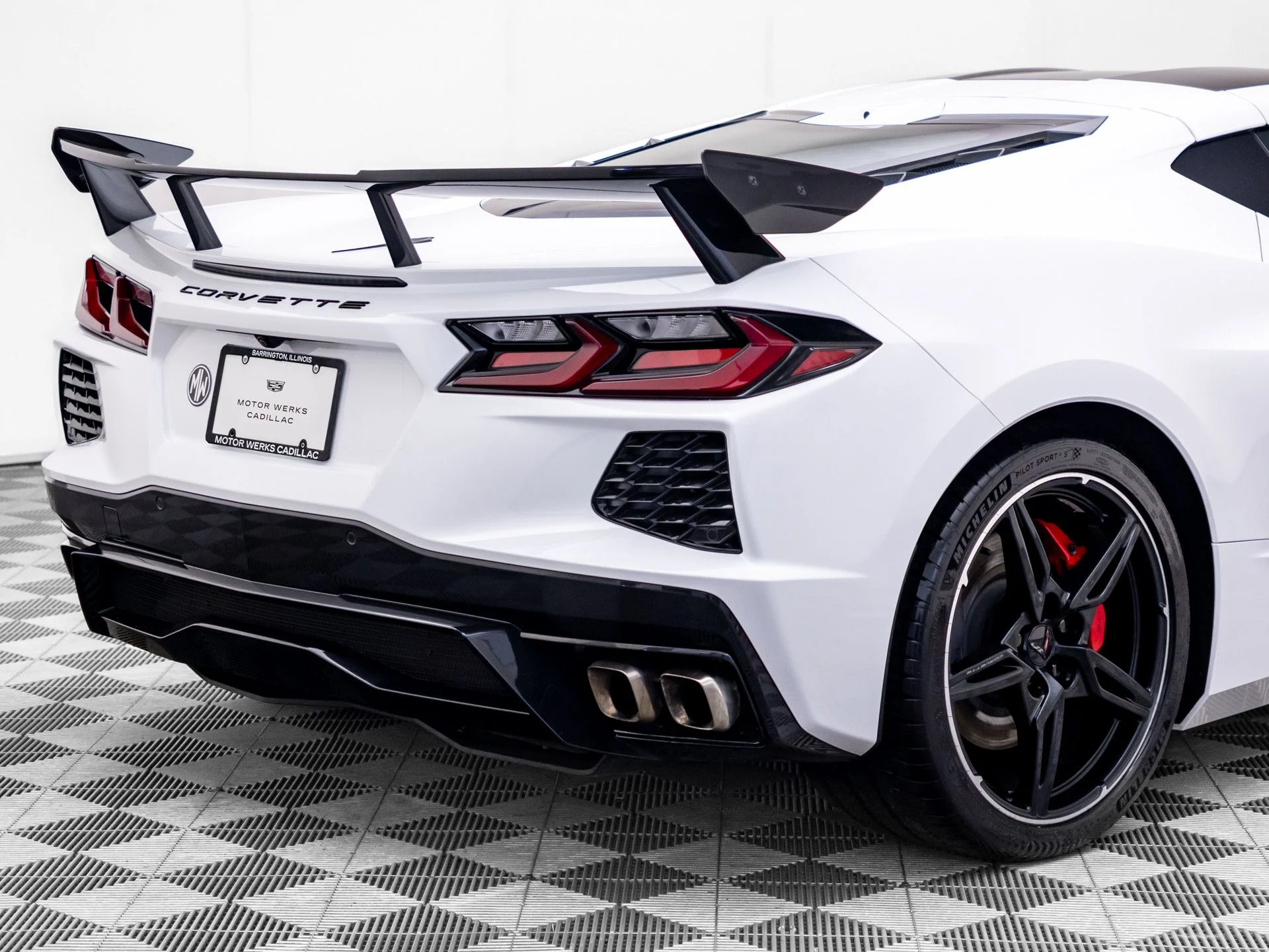 Used 2020 White Chevrolet Stingray image 38