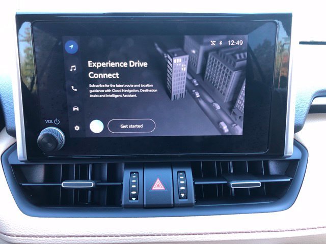 Used 2024 Pearl Toyota XLE Premium image 29