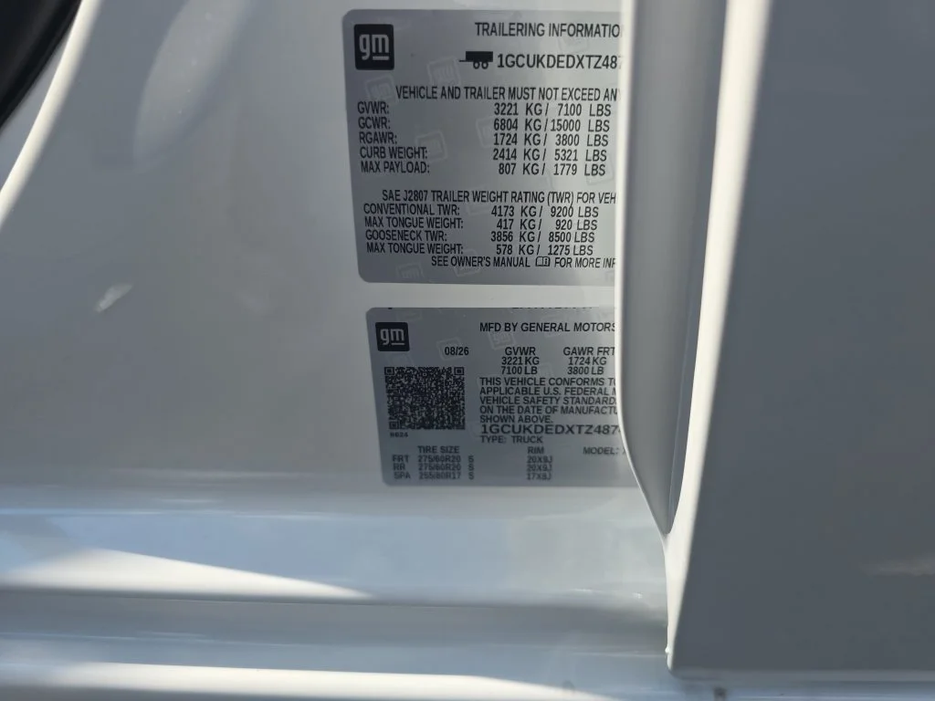 New 2026 Summit White Chevrolet LT image 33