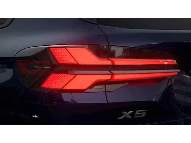 Used 2026 Tanzanite Blue II Metallic BMW sDrive40i image 8