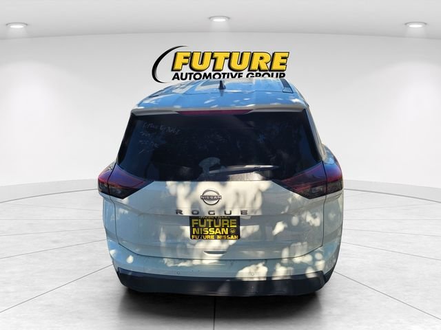 Used 2024 White Nissan S image 4