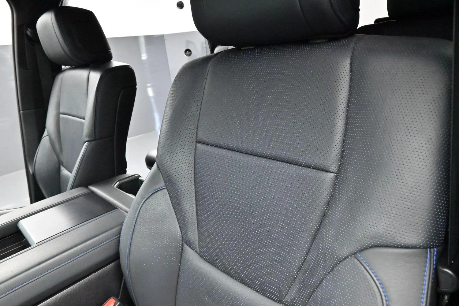 Used 2023 Magnetic Gray Metallic Toyota Platinum image 19